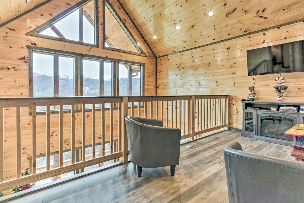 Villa Smoky Mountain Hideaway With Hot Tub, Deck And Views! Gatlinburg Exterior foto