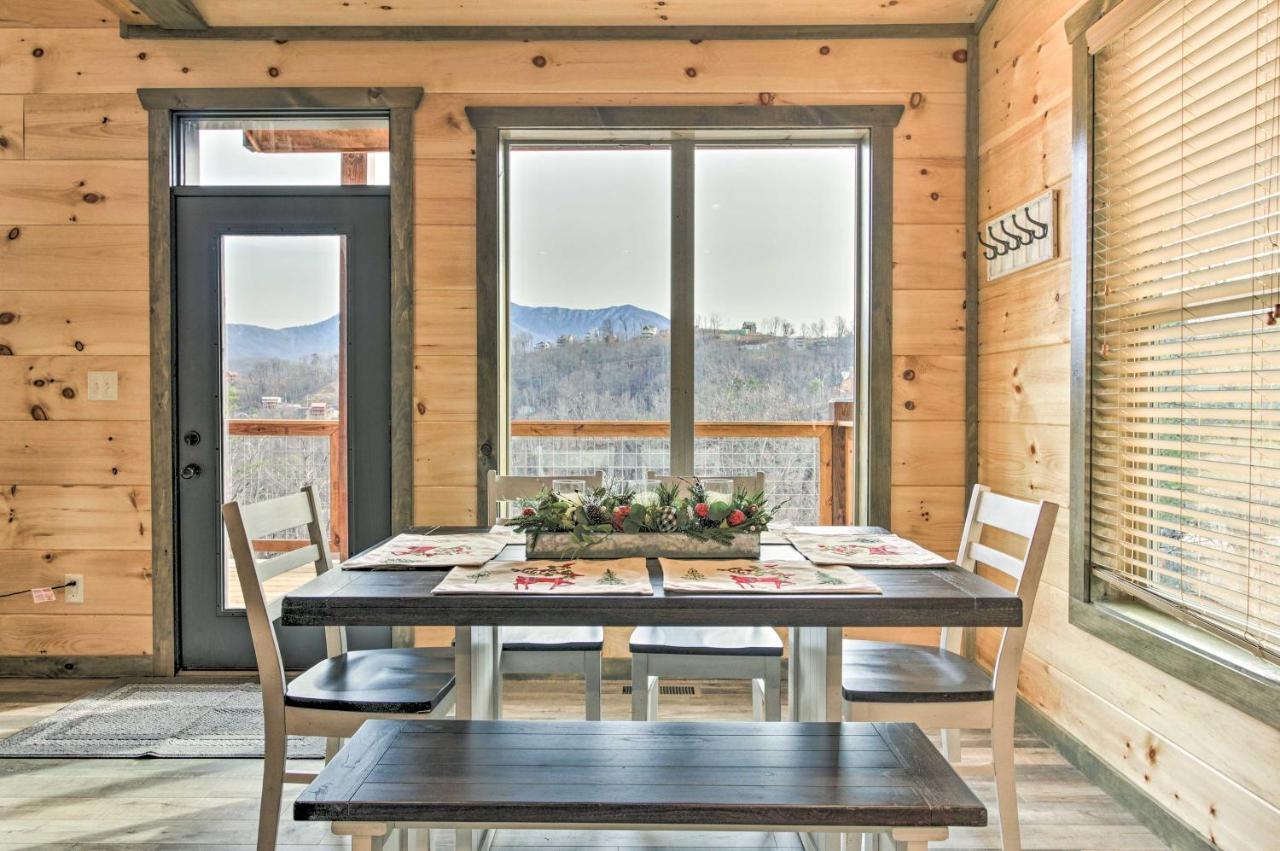Villa Smoky Mountain Hideaway With Hot Tub, Deck And Views! Gatlinburg Exterior foto