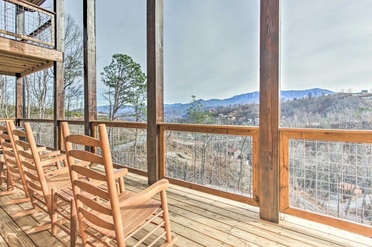 Villa Smoky Mountain Hideaway With Hot Tub, Deck And Views! Gatlinburg Exterior foto