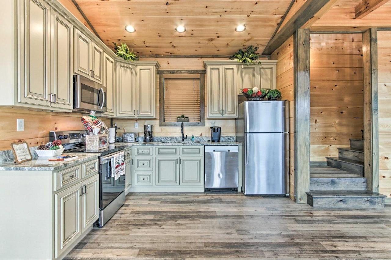 Villa Smoky Mountain Hideaway With Hot Tub, Deck And Views! Gatlinburg Exterior foto